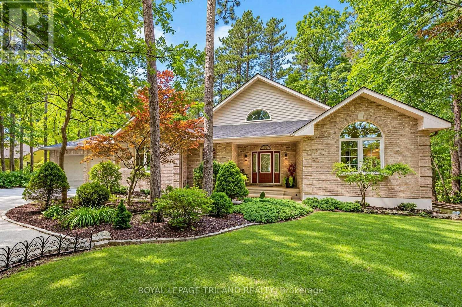 9958 Riverview Road, Lambton Shores, ON, N0M 1T0