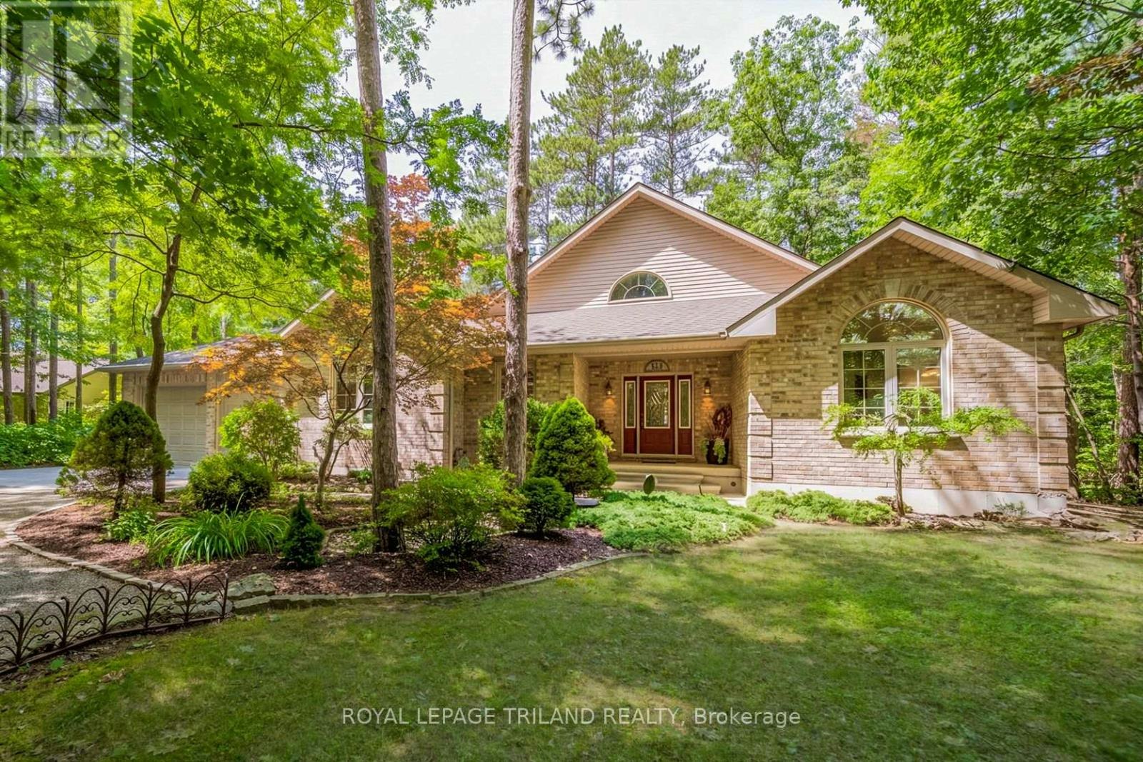 9958 Riverview Road, Lambton Shores, ON, N0M 1T0