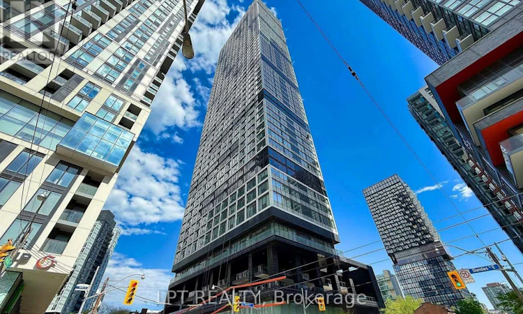 807-181 Dundas Street E
