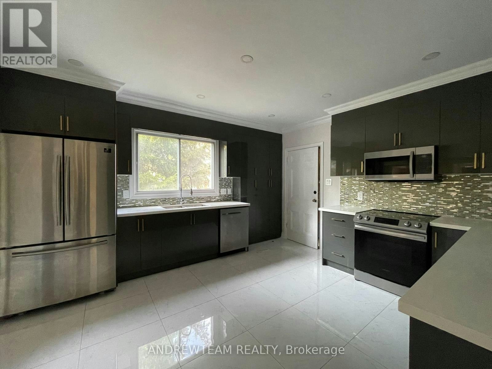 3 Church Street S, Richmond Hill, ON, L4C 1W1 - 3