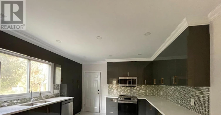 3 Church Street S, Richmond Hill, ON, L4C 1W1 - 2