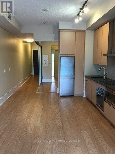 220-20 John Street, Toronto, ON, M5V 0G5 - 3