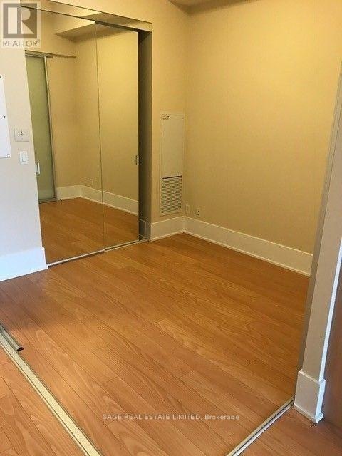 220-20 John Street, Toronto, ON, M5V 0G5 - 5