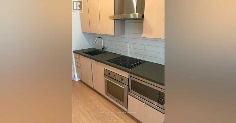 220-20 John Street, Toronto, ON, M5V 0G5 - 4