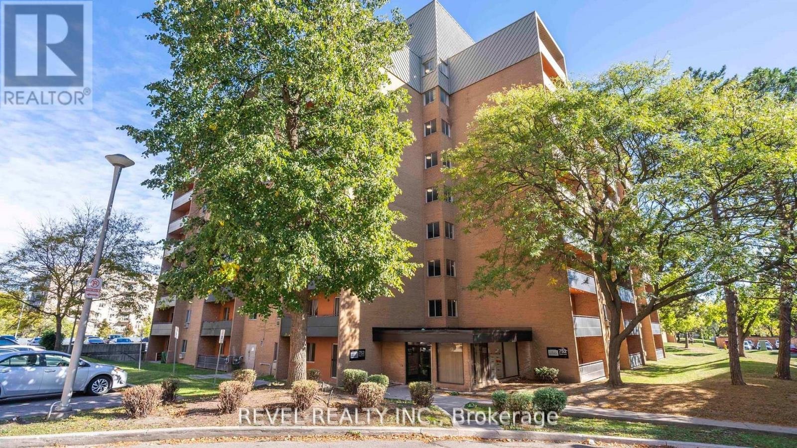 809-752 Kipps Lane, London, ON, N5Y 4V4