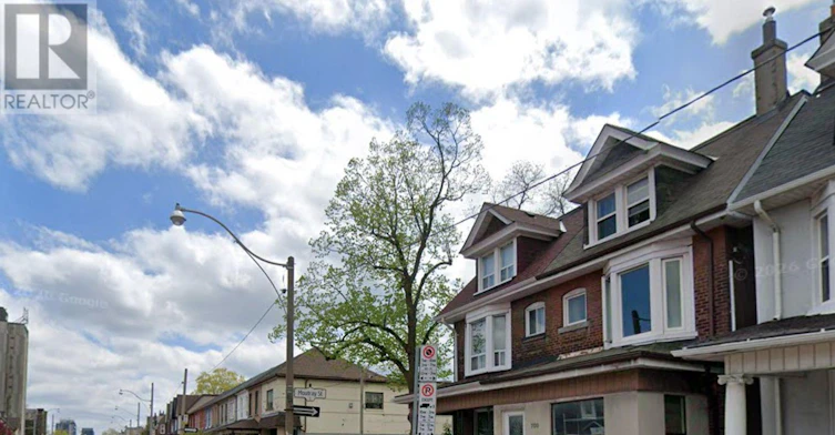 700 Dufferin Street, Toronto, ON, M6K 2B7