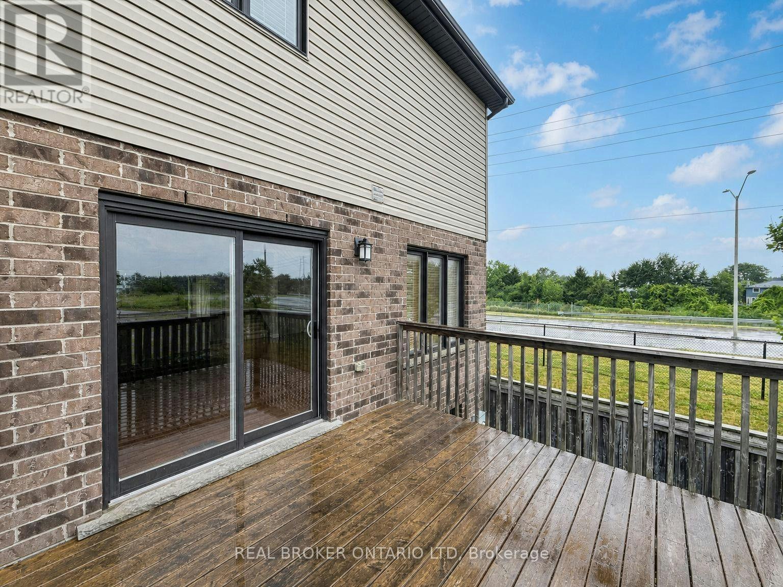 1054 Oakcrossing Gate, London, ON, N6H 0E9 - 28