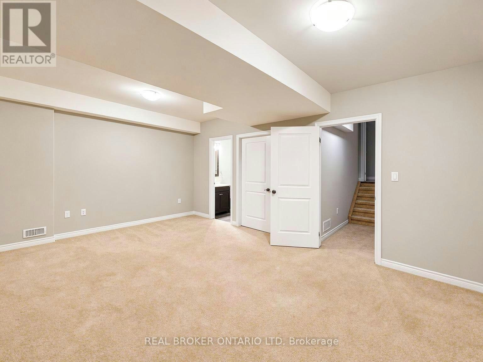 1054 Oakcrossing Gate, London, ON, N6H 0E9 - 24