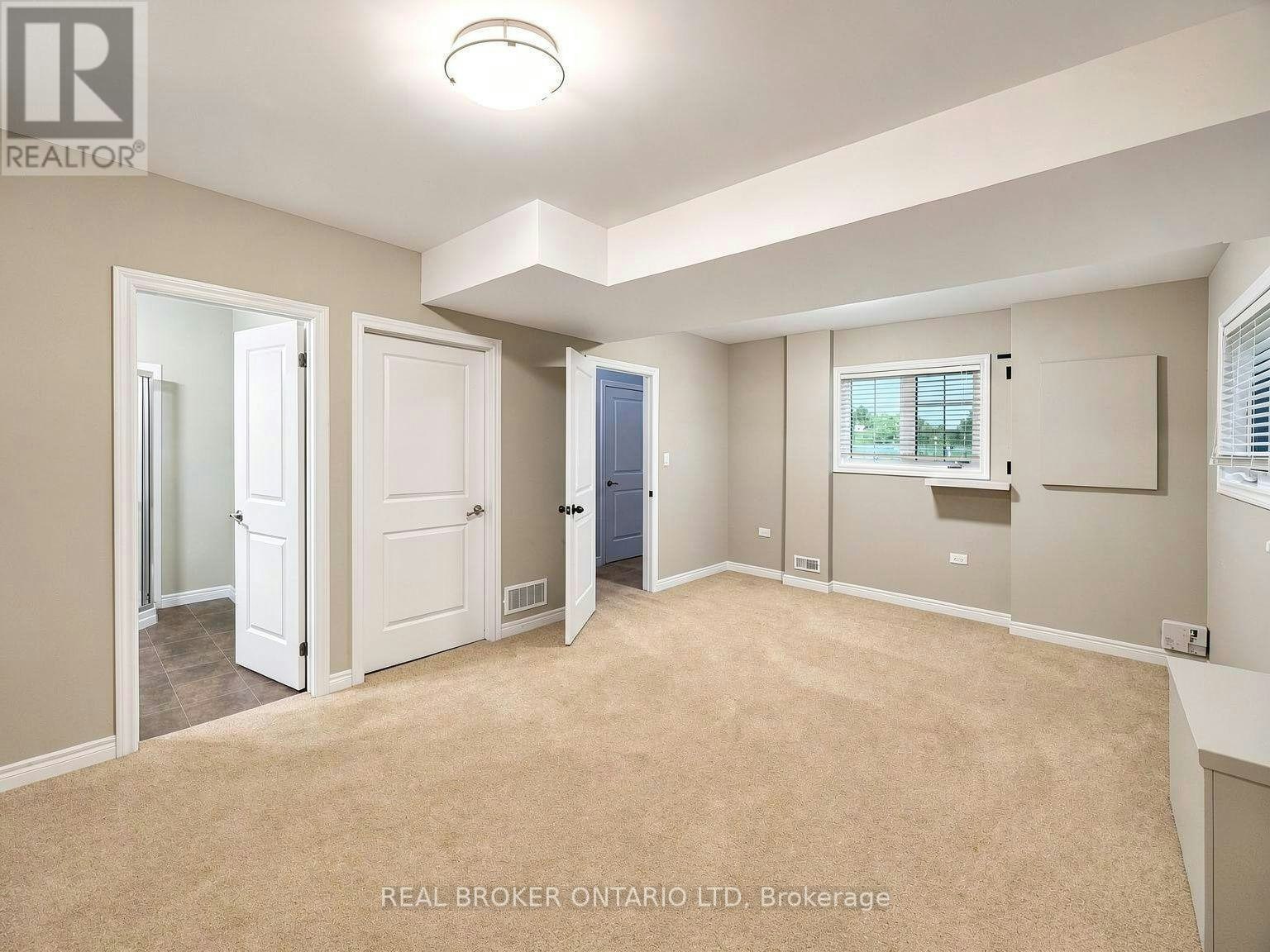 1054 Oakcrossing Gate, London, ON, N6H 0E9 - 25
