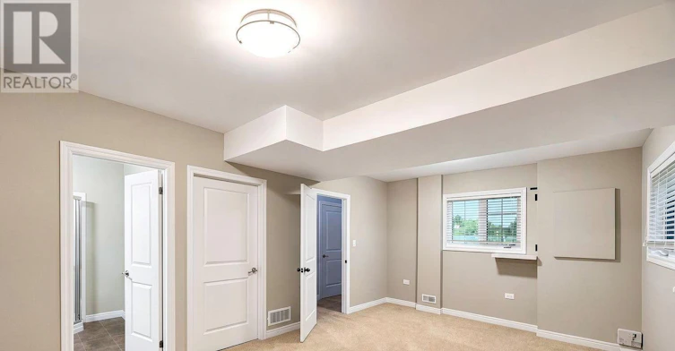 1054 Oakcrossing Gate, London, ON, N6H 0E9 - 25
