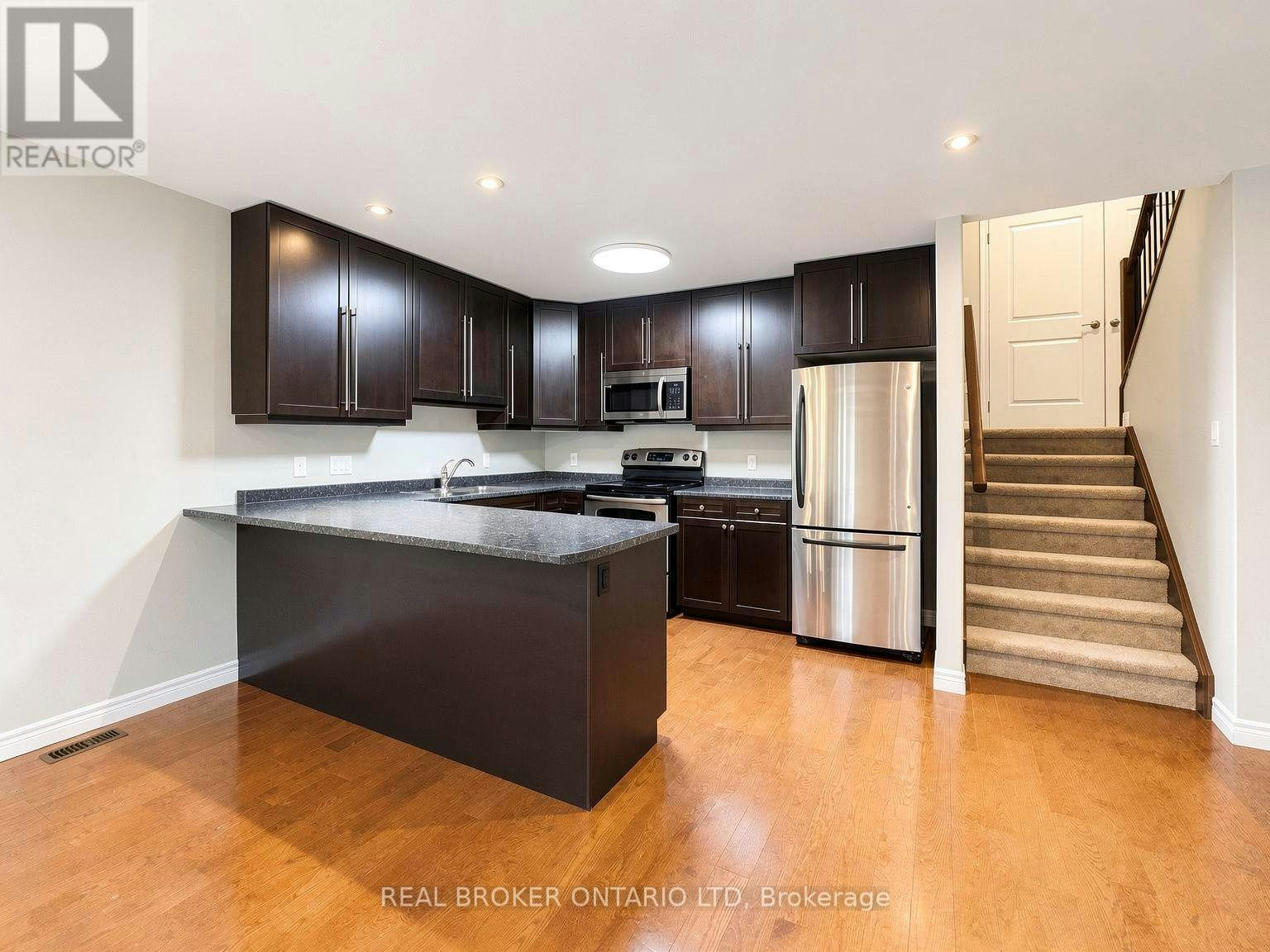 1054 Oakcrossing Gate, London, ON, N6H 0E9 - 8