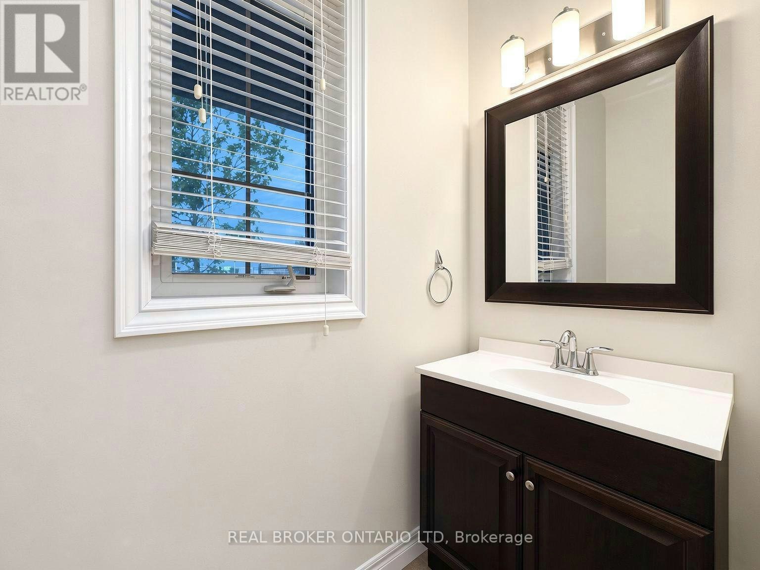1054 Oakcrossing Gate, London, ON, N6H 0E9 - 12