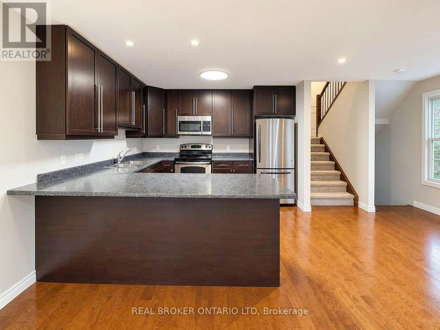 1054 Oakcrossing Gate, London, ON, N6H 0E9 - 9