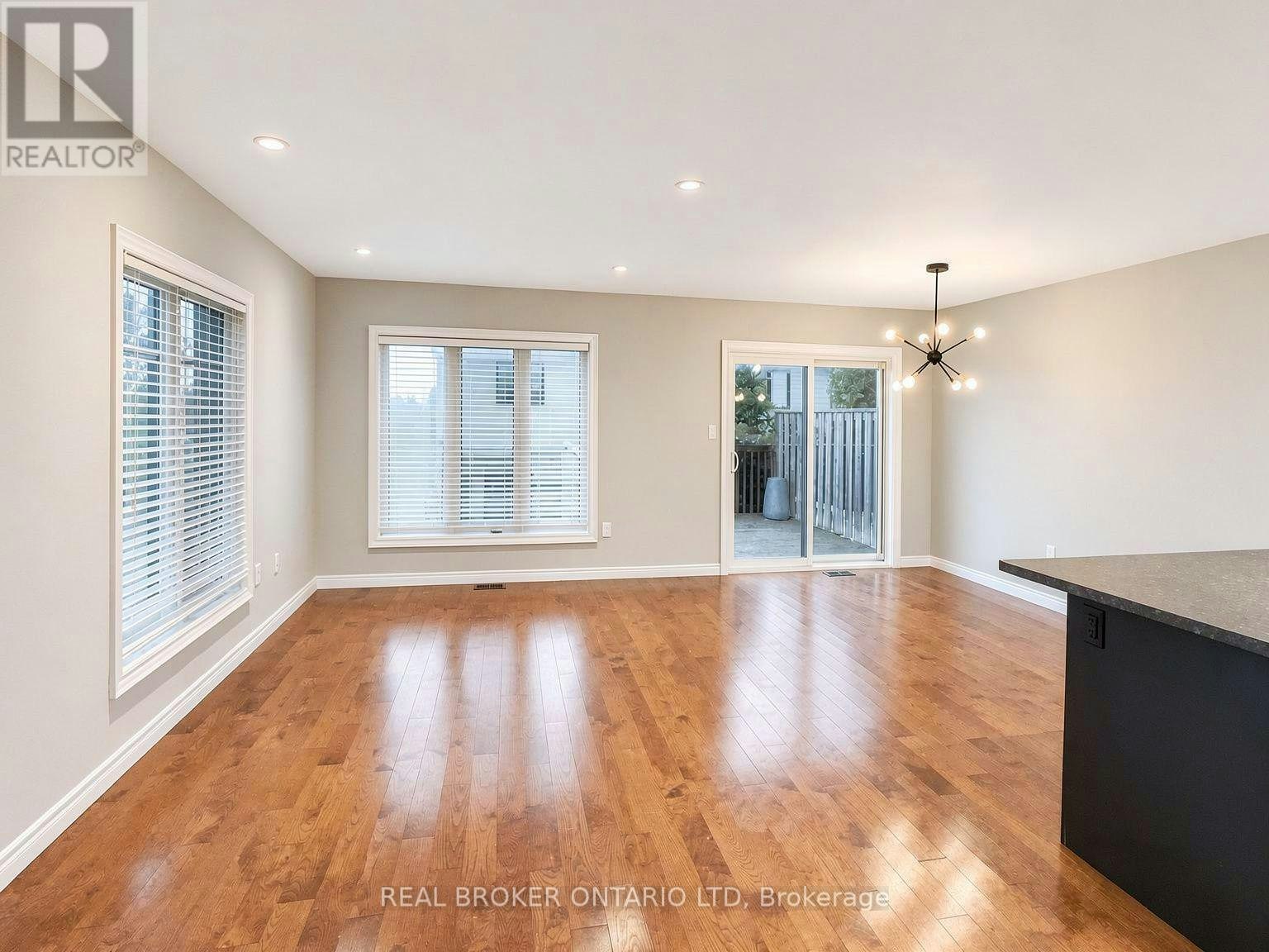 1054 Oakcrossing Gate, London, ON, N6H 0E9 - 5