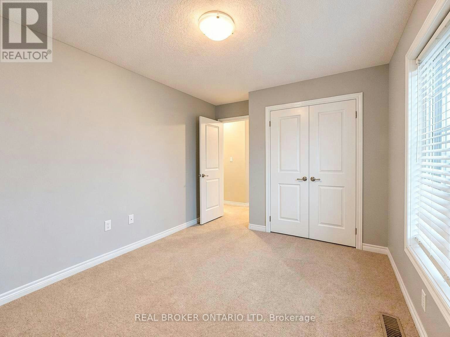 1054 Oakcrossing Gate, London, ON, N6H 0E9 - 18