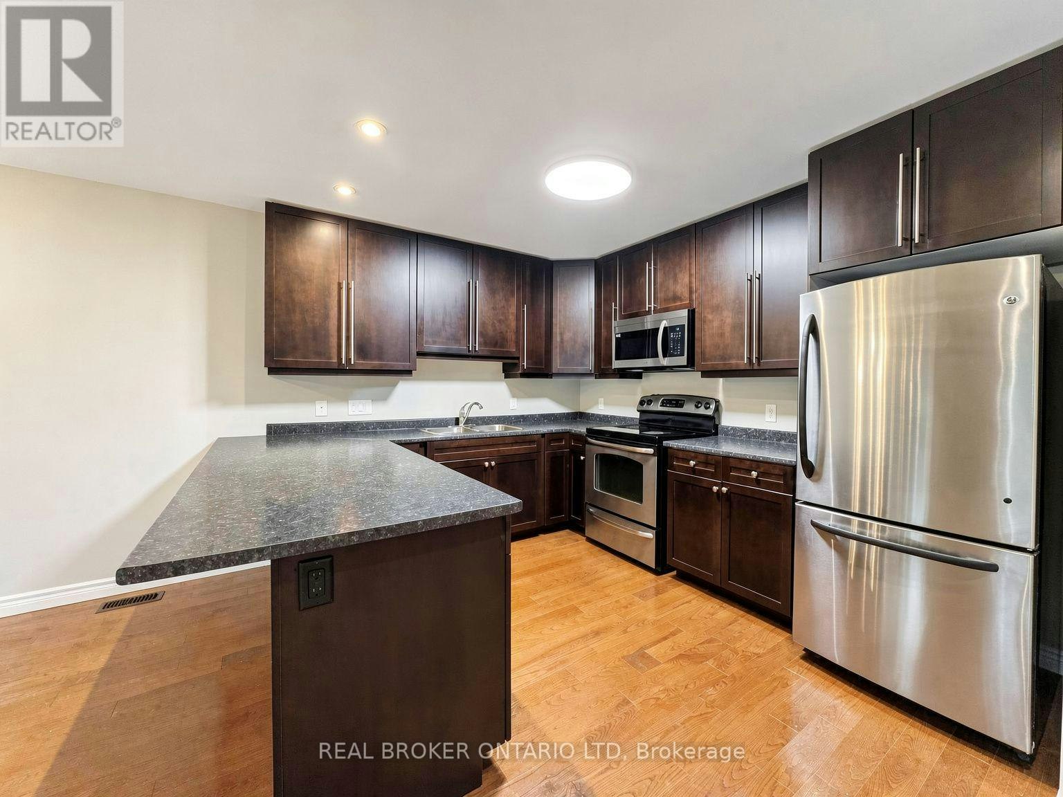 1054 Oakcrossing Gate, London, ON, N6H 0E9 - 7