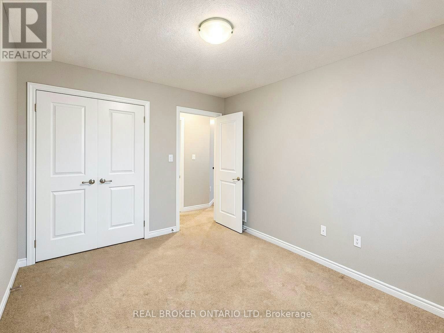 1054 Oakcrossing Gate, London, ON, N6H 0E9 - 20