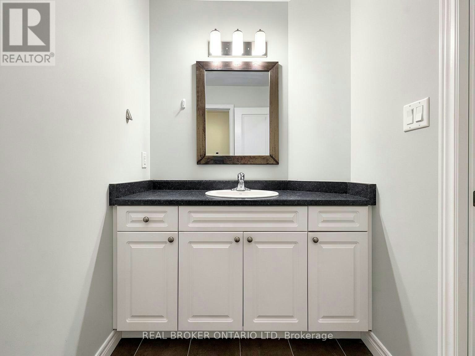 1054 Oakcrossing Gate, London, ON, N6H 0E9 - 21