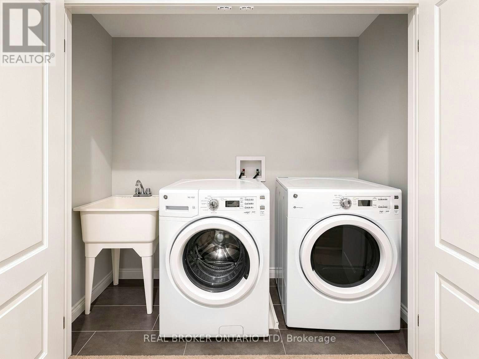 1054 Oakcrossing Gate, London, ON, N6H 0E9 - 22