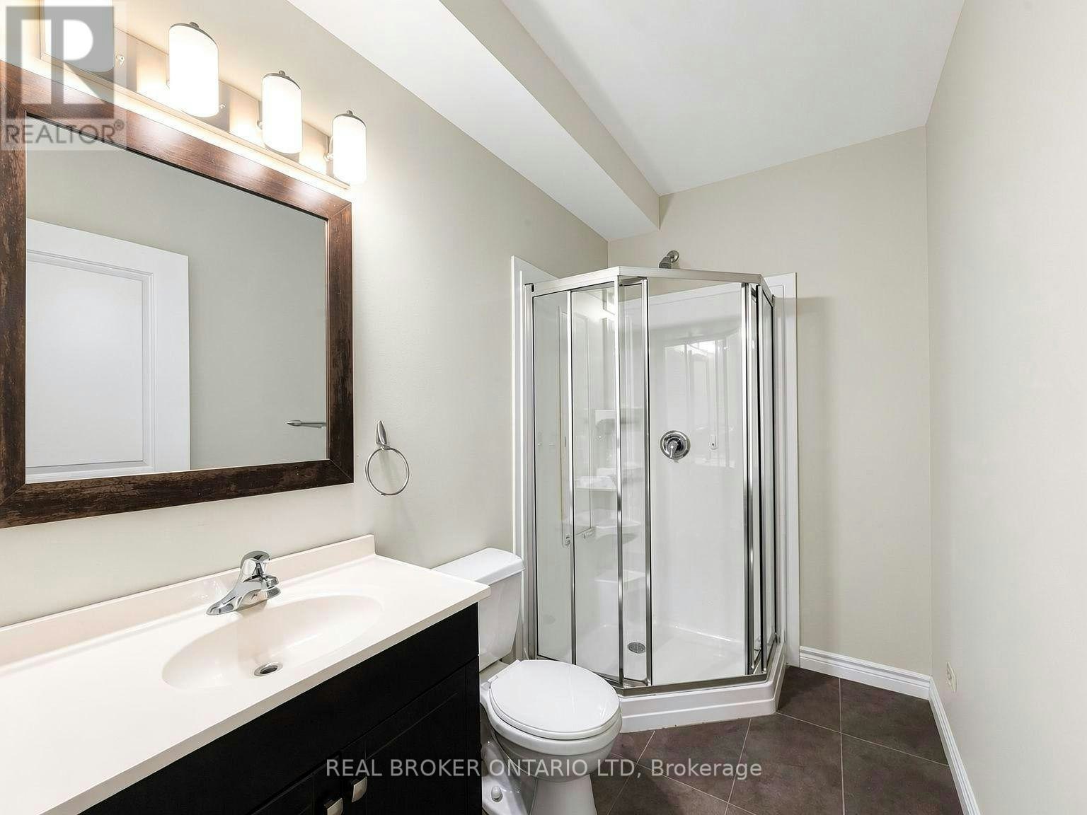 1054 Oakcrossing Gate, London, ON, N6H 0E9 - 16