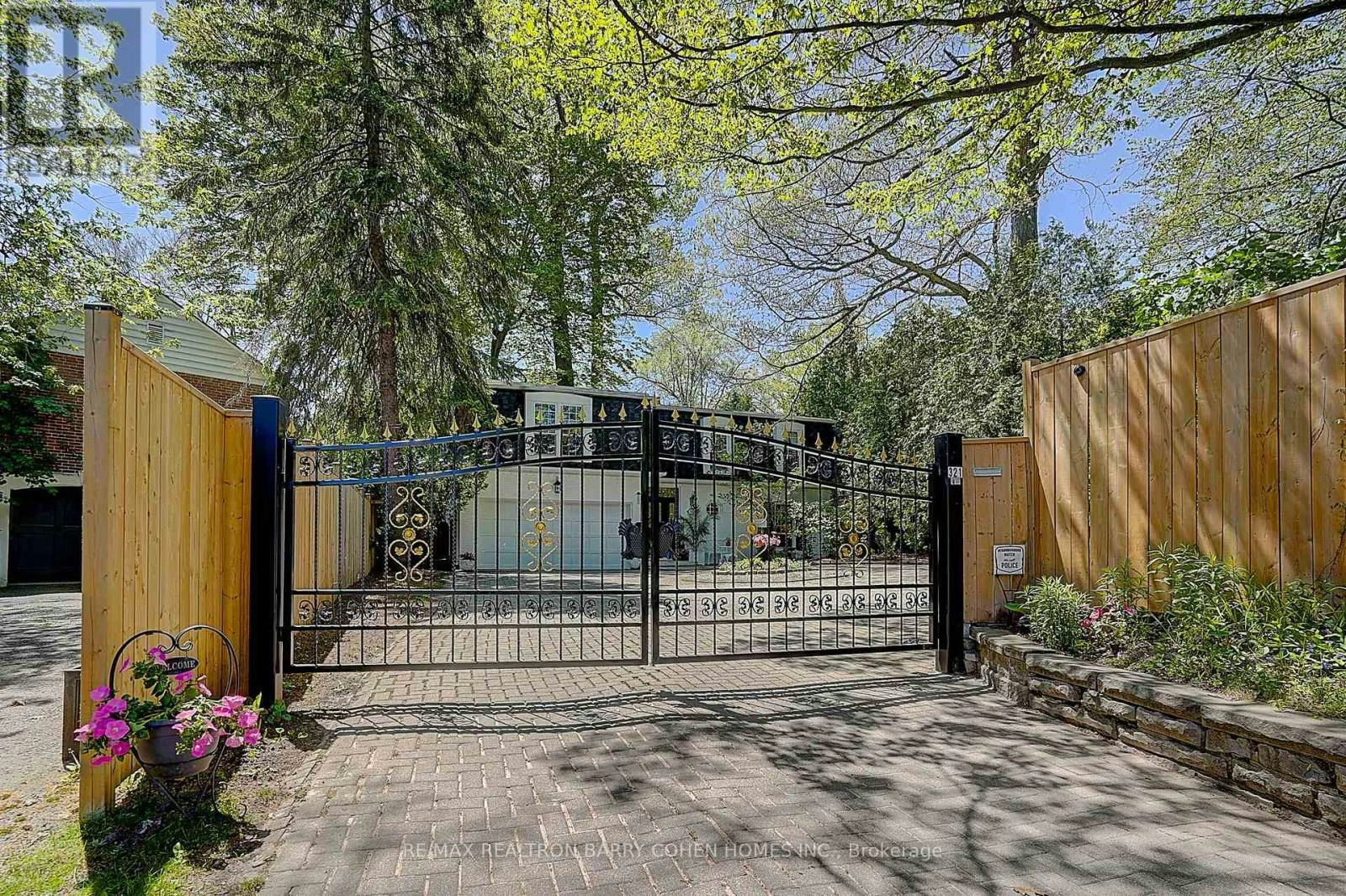 321 Lawrence Avenue E, Toronto, ON, M4N 1T8