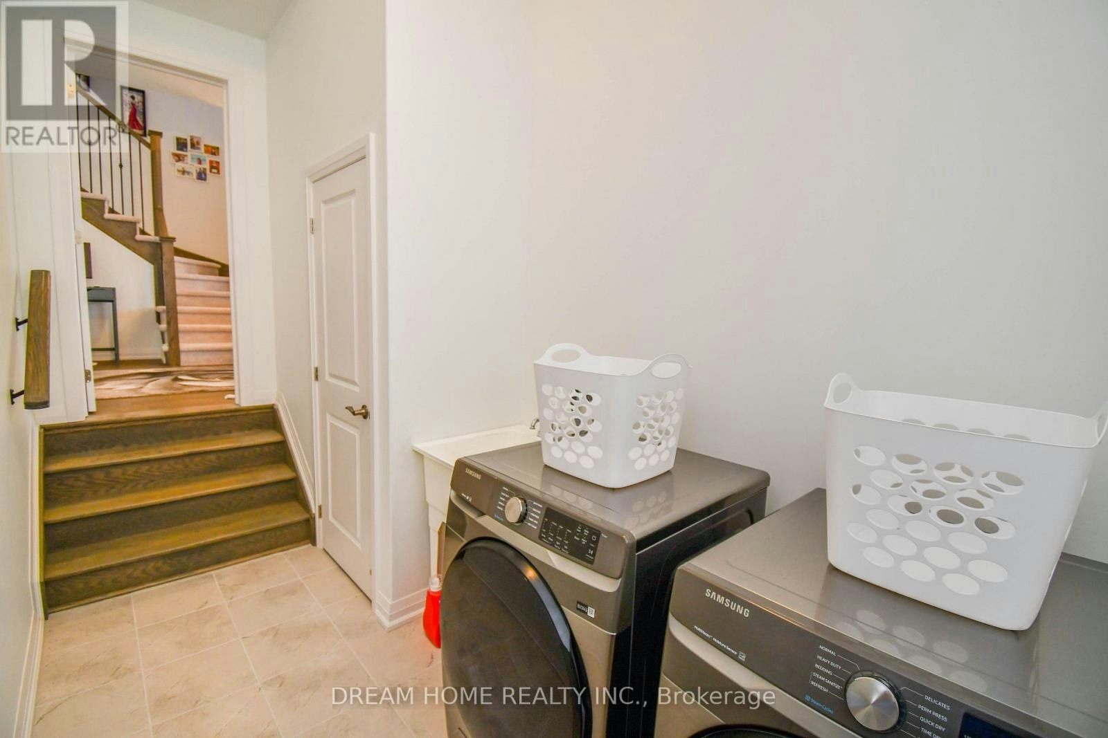 9 Copperhill Heights, Barrie, ON, L9S 0K6 - 8