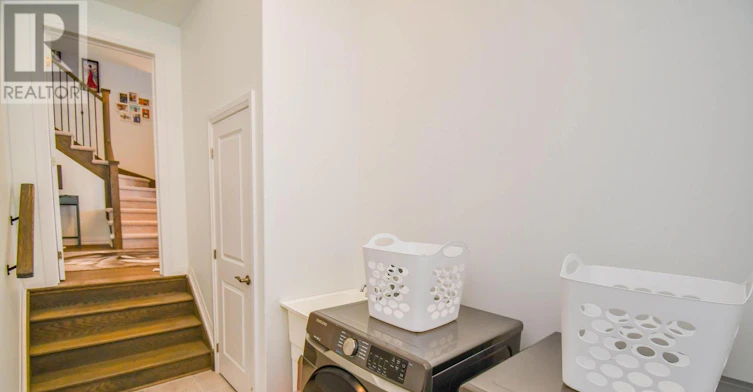 9 Copperhill Heights, Barrie, ON, L9S 0K6 - 8