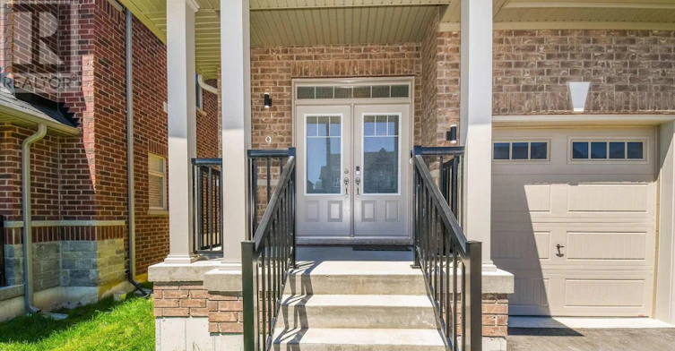 9 Copperhill Heights, Barrie, ON, L9S 0K6 - 2