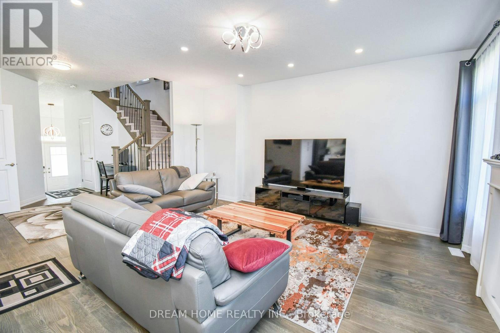 9 Copperhill Heights, Barrie, ON, L9S 0K6 - 10