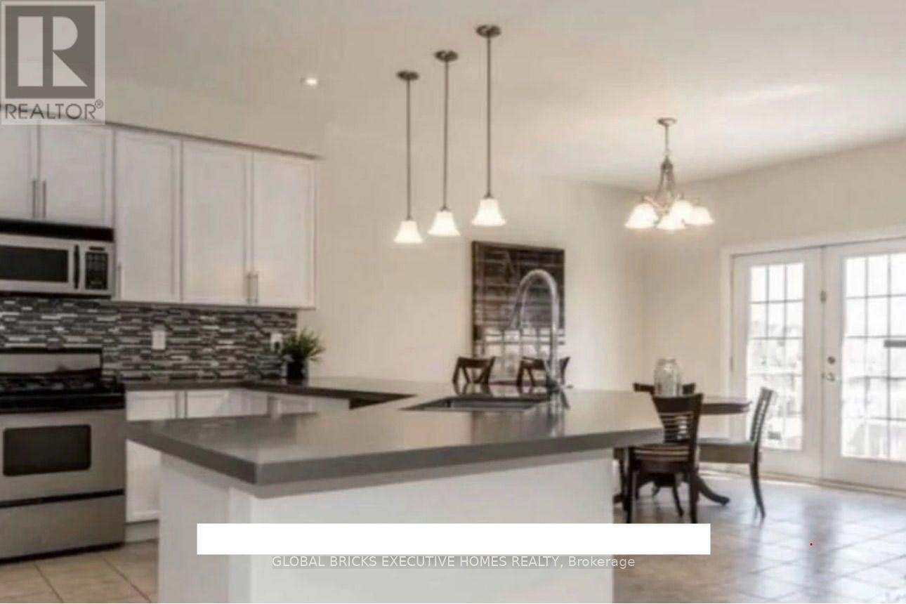 5847 Summerside Drive, Mississauga, ON, L5M 6J5 - 4