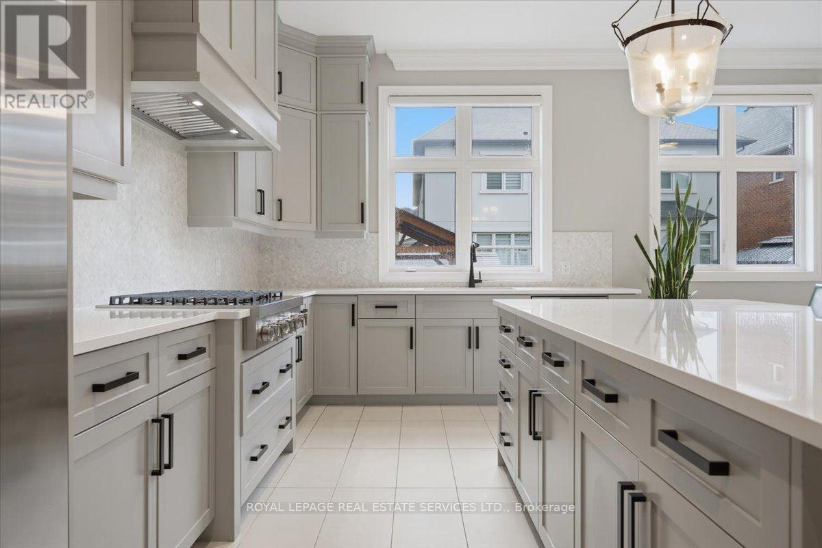 3300 Sunningdale Gardens, Oakville, ON, L6M 5K5 - 11