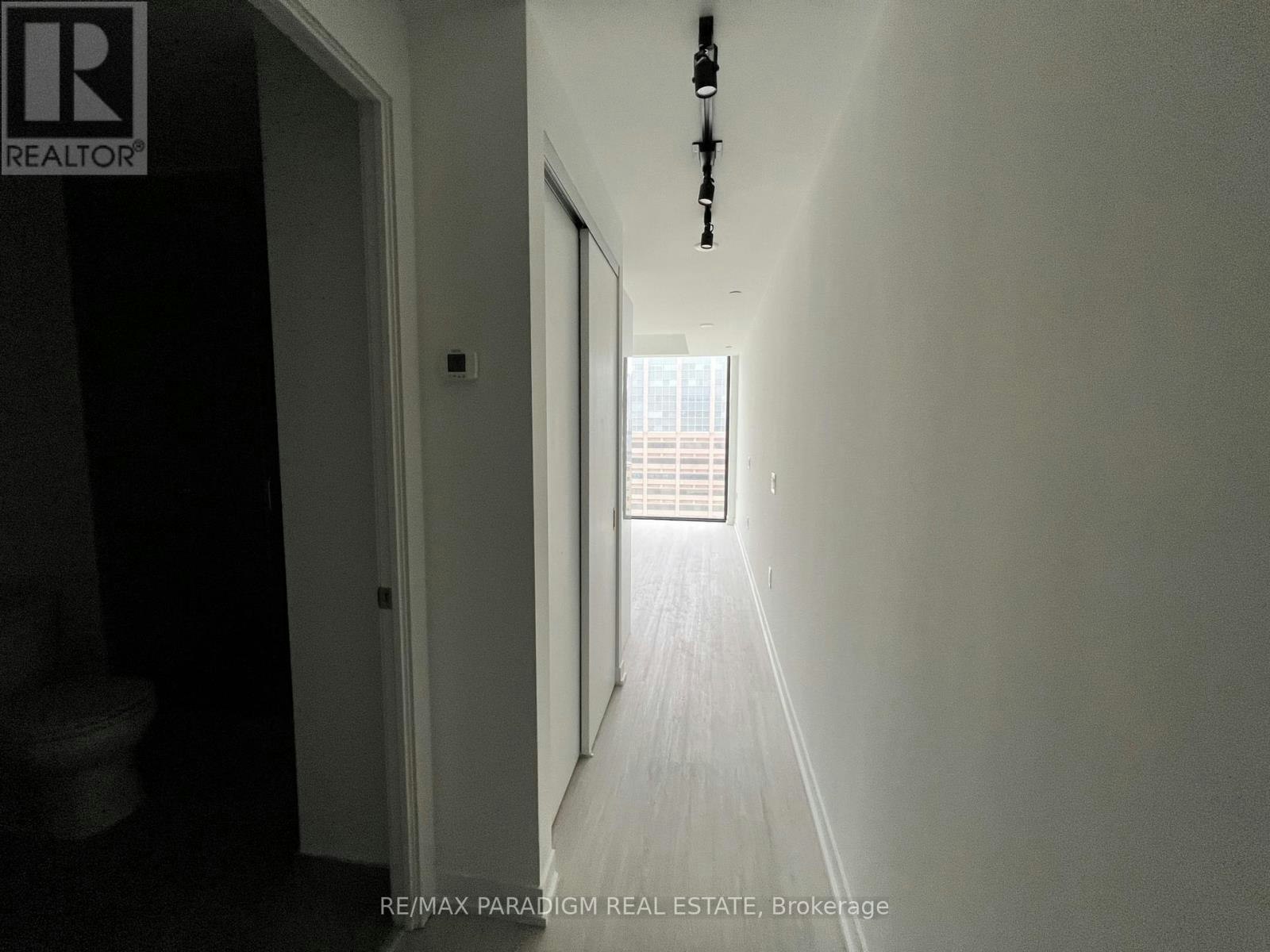 1705-195 Mccaul Street, Toronto, ON, M5T 1W6 - 2
