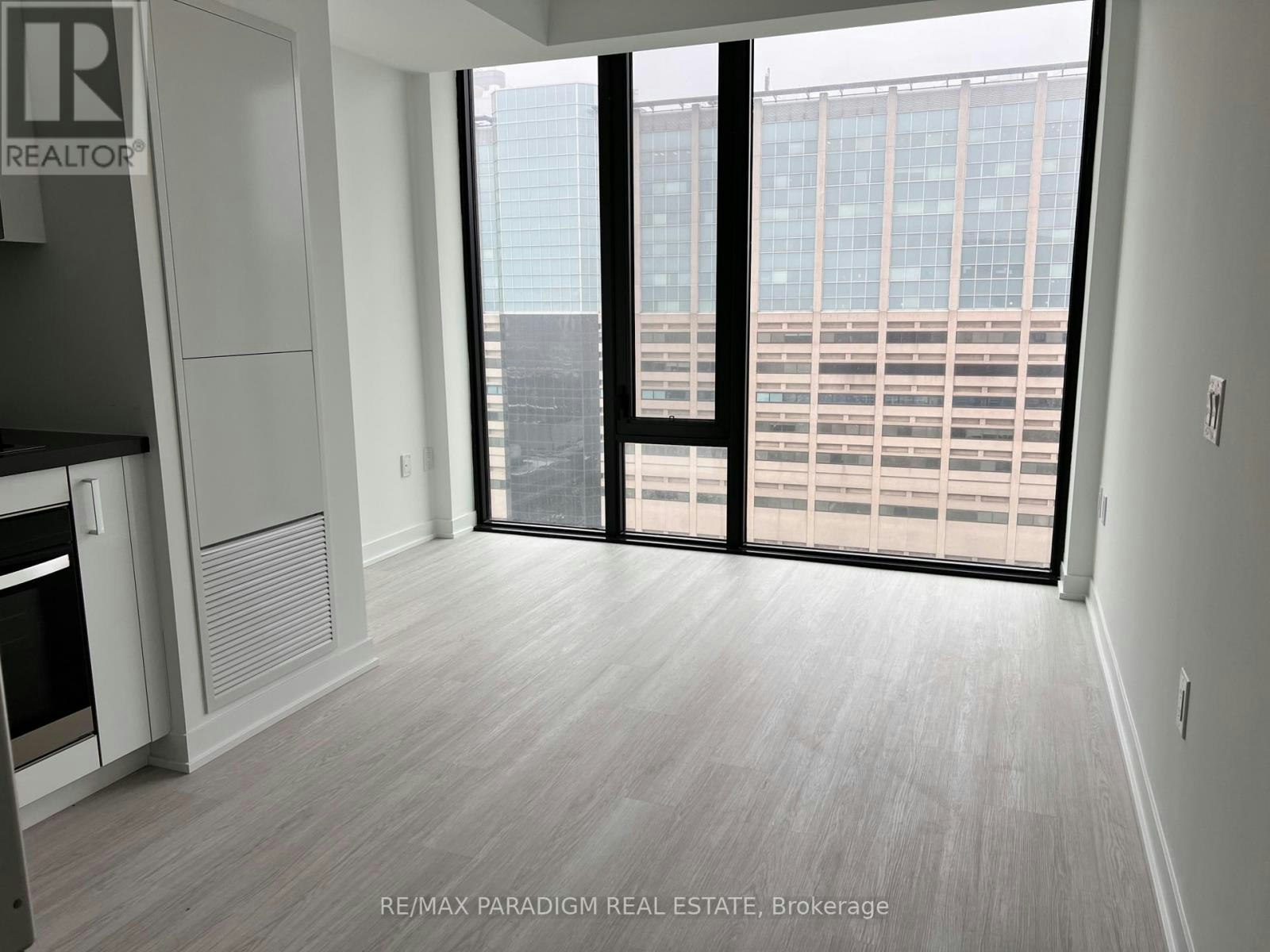 1705-195 Mccaul Street, Toronto, ON, M5T 1W6 - 5