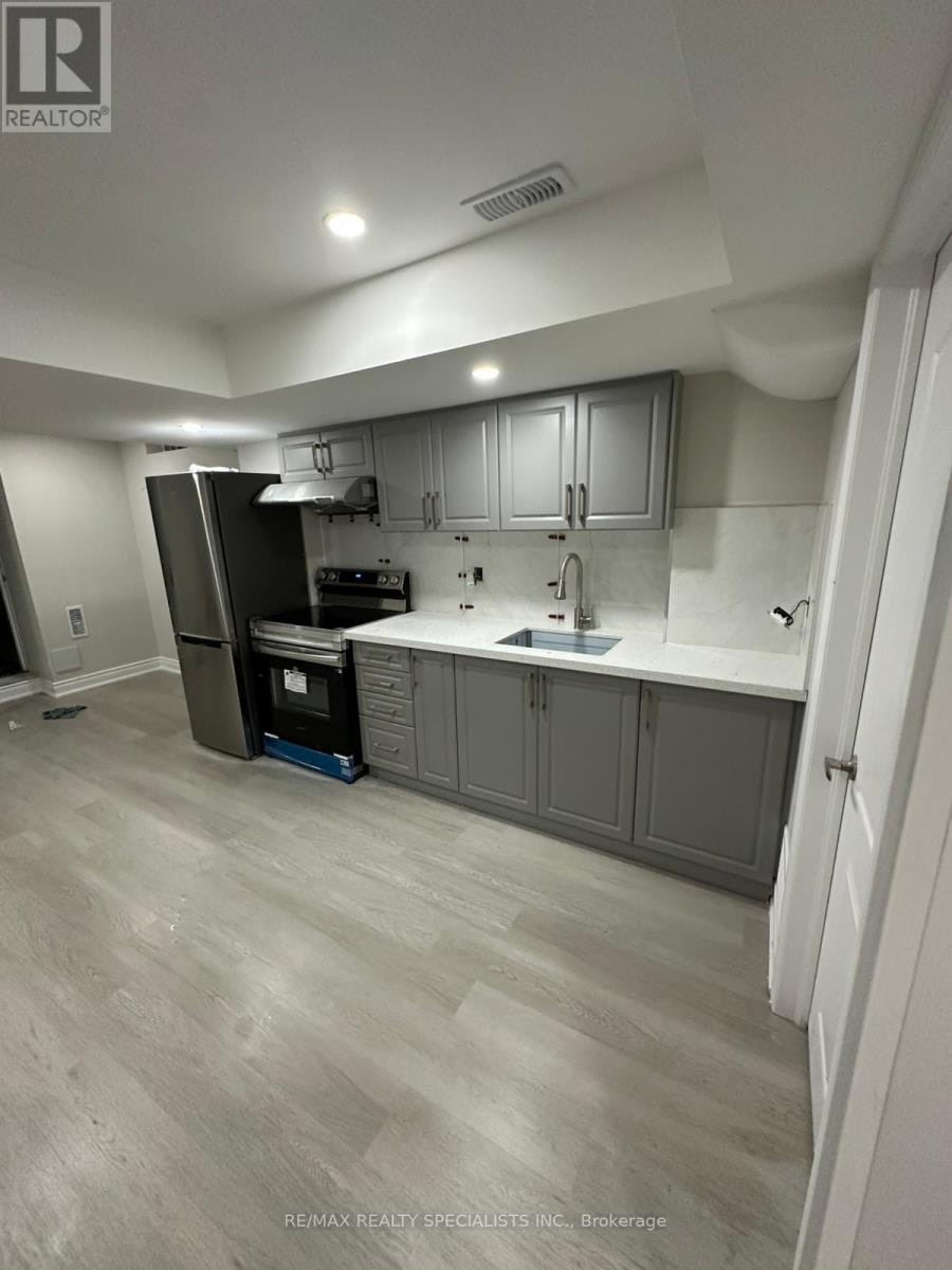 10 Bramacre Court, Brampton, ON, L7A 1T5 - 2