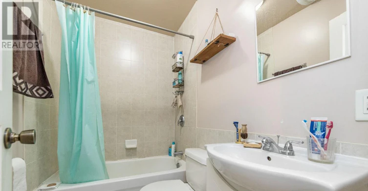 A-192 Stanley Avenue, Ottawa, ON, K1M 1P3 - 14