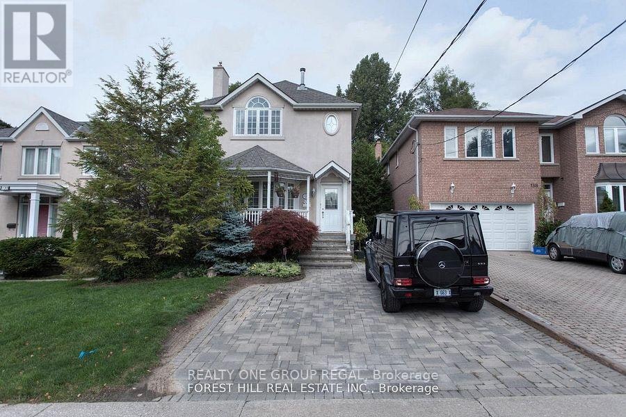 136 Hollywood Avenue N, Toronto, ON, M2N 3K3