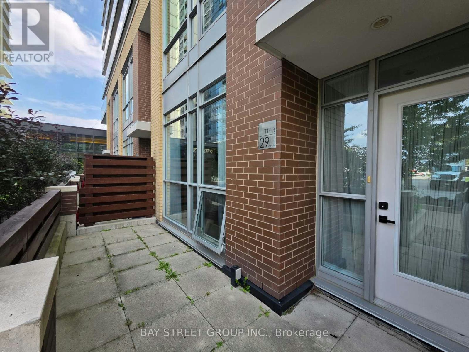 TH 3-29 Singer Court, Toronto, ON, M2K 0B3 - 2