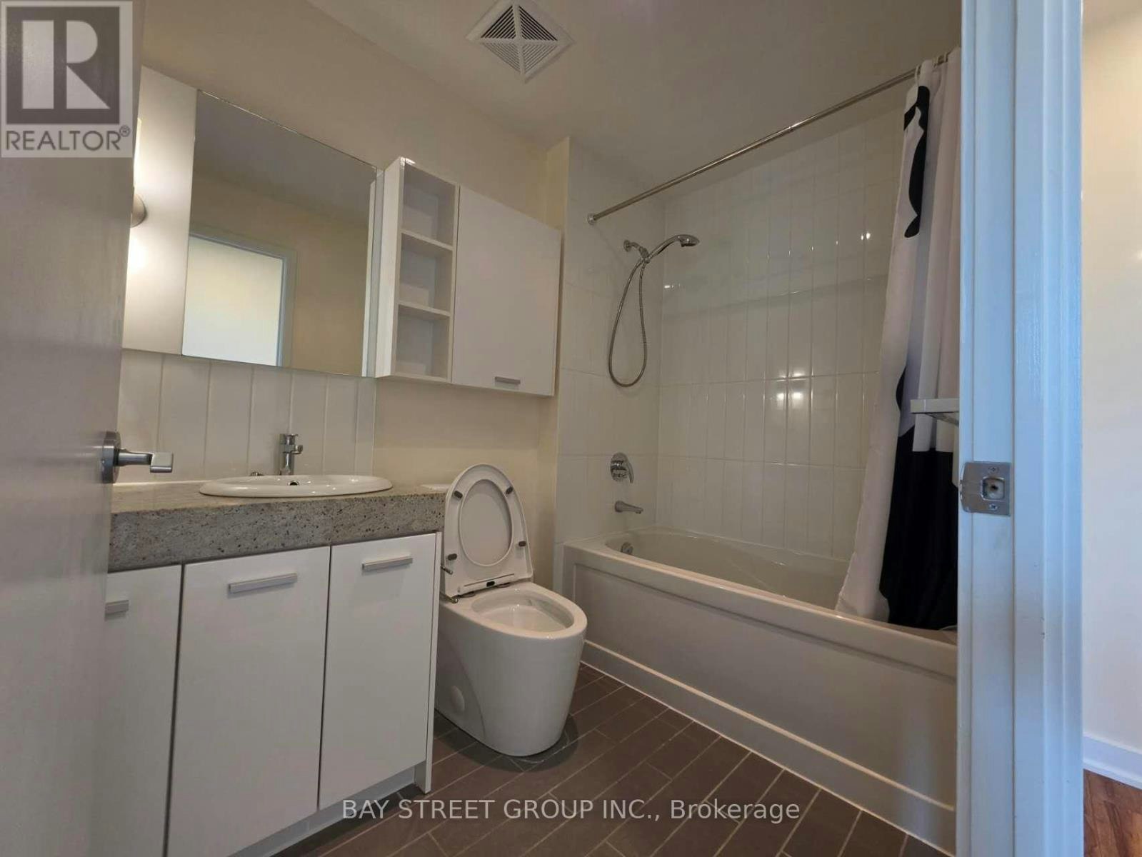 TH 3-29 Singer Court, Toronto, ON, M2K 0B3 - 21