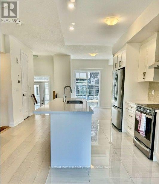 81 Clippers Crescent, Whitchurch-Stouffville, ON, L4A 4X7 - 2