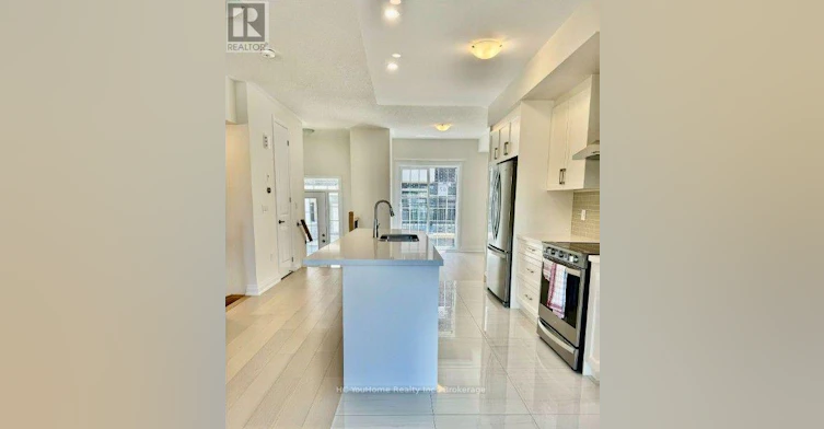 81 Clippers Crescent, Whitchurch-Stouffville, ON, L4A 4X7 - 2