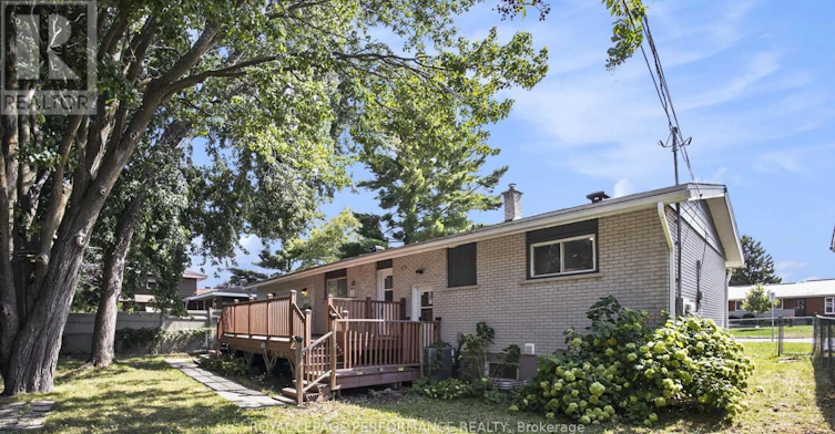 33 B Majestic Drive, Ottawa, ON, K2G 1C6 - 9