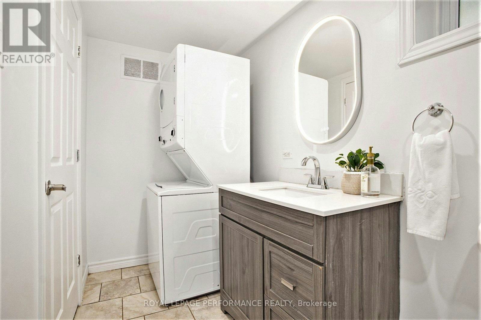 33 B Majestic Drive, Ottawa, ON, K2G 1C6 - 7