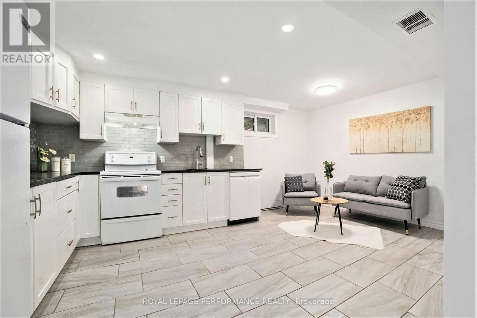 33 B Majestic Drive, Ottawa, ON, K2G 1C6 - 2