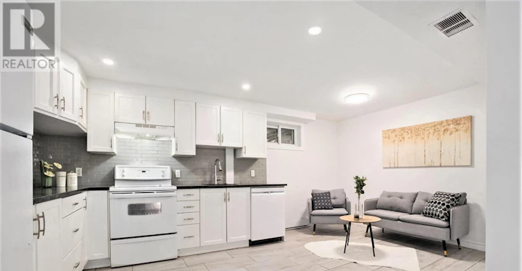 33 B Majestic Drive, Ottawa, ON, K2G 1C6 - 2