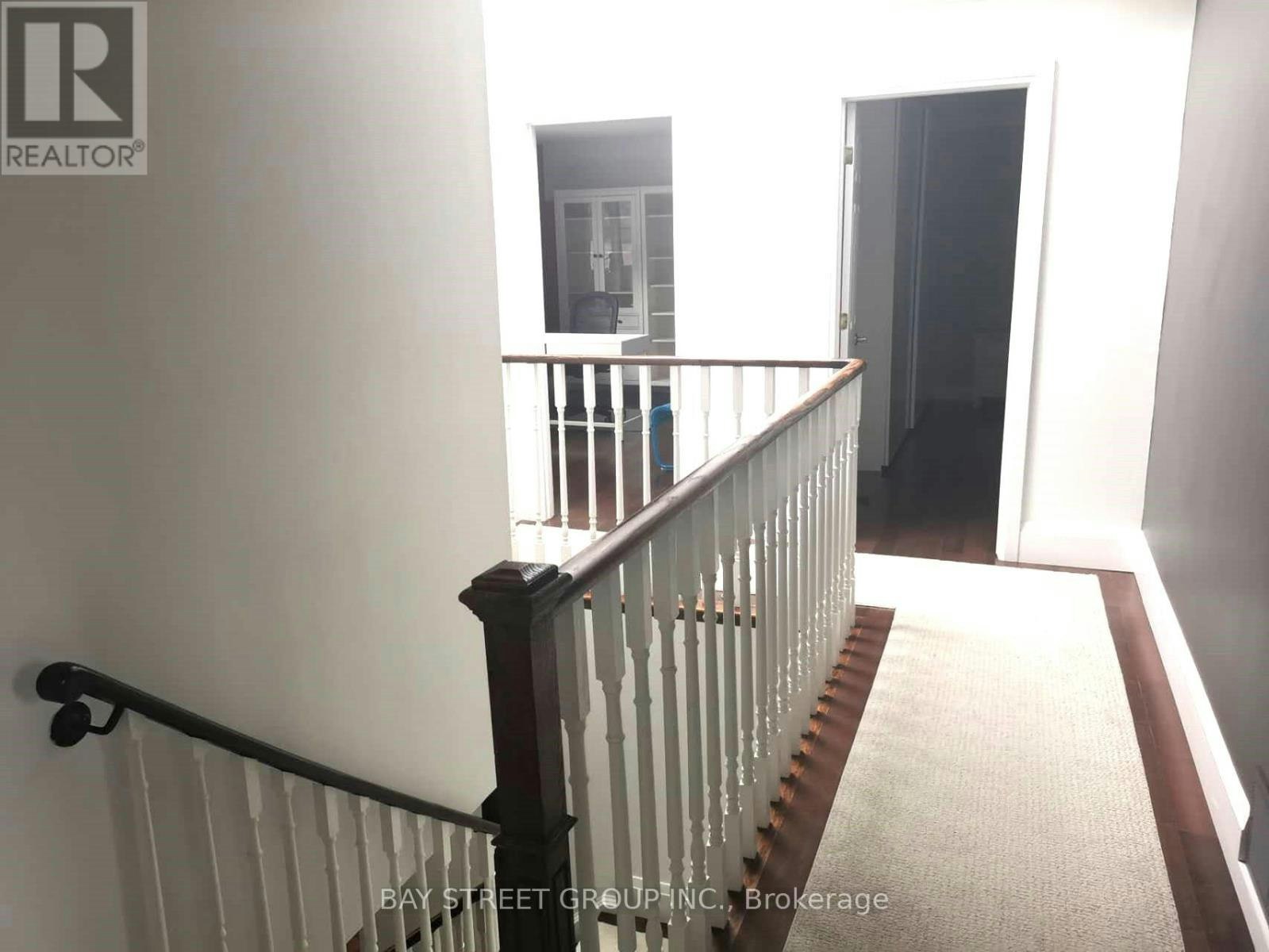 24 Avondale Crescent, Markham, ON, L3P 2K1 - 11