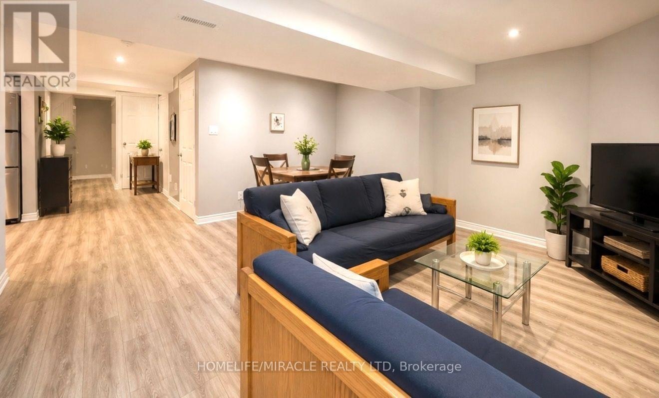 BSMT-5437 Royal Aberdeen Drive, Mississauga, ON, L4Z 3W2