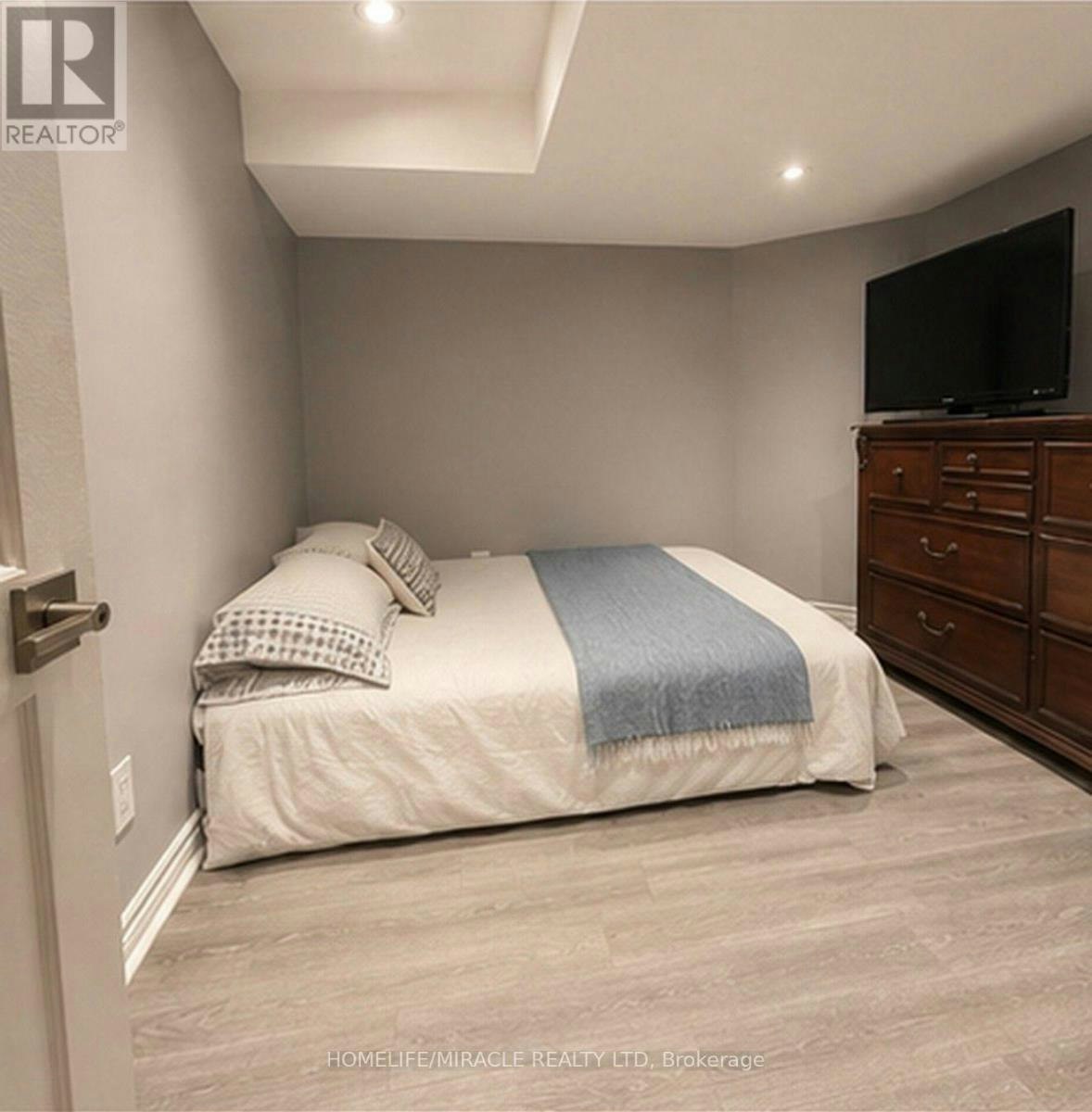 BSMT-5437 Royal Aberdeen Drive, Mississauga, ON, L4Z 3W2 - 5
