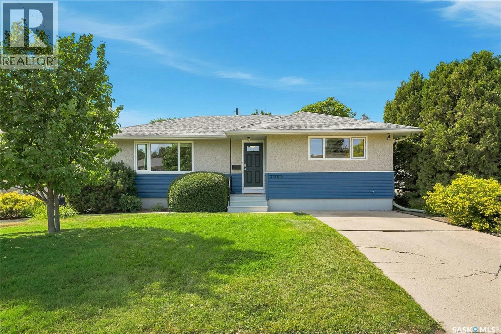 2006 Louise Avenue, Saskatoon, SK, S7J 2C2