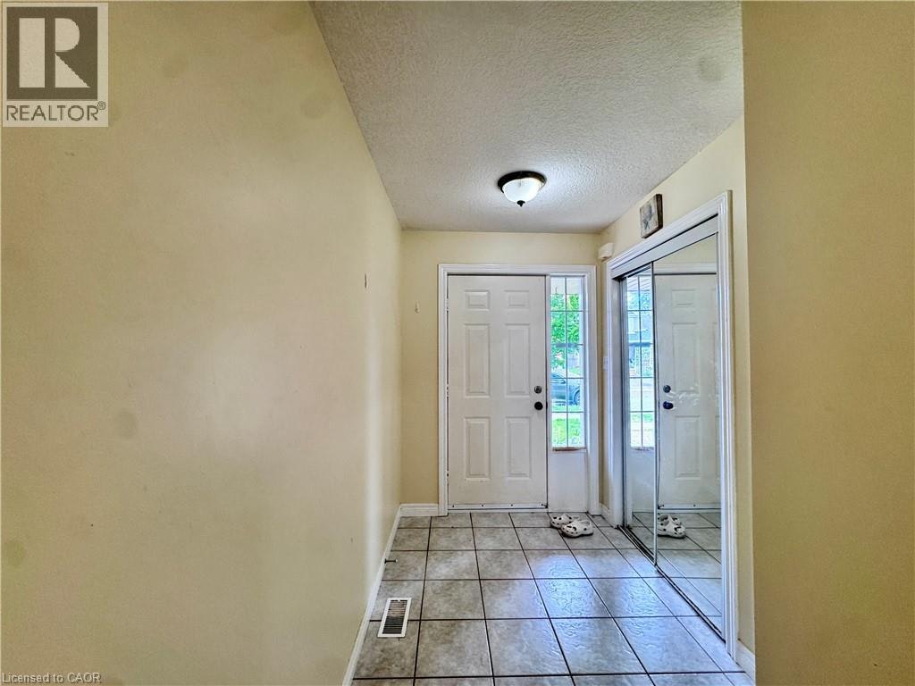 679 Karlsfeld Road, Waterloo, ON, N2T 2V3 - 5