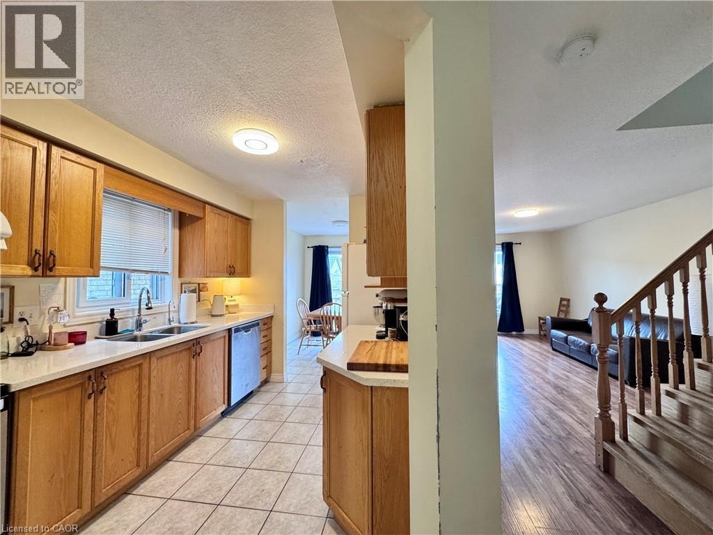 679 Karlsfeld Road, Waterloo, ON, N2T 2V3 - 2